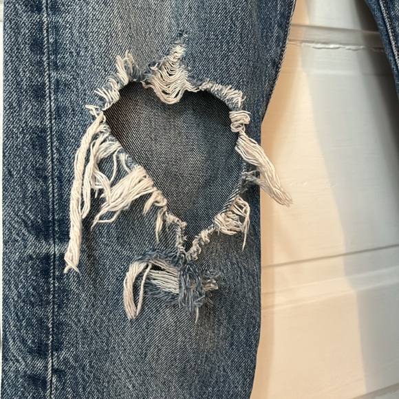 LEVI’S 501 SKINNY MEDIUM WASH DISTRESSED JEANS - Picture 5 of 16